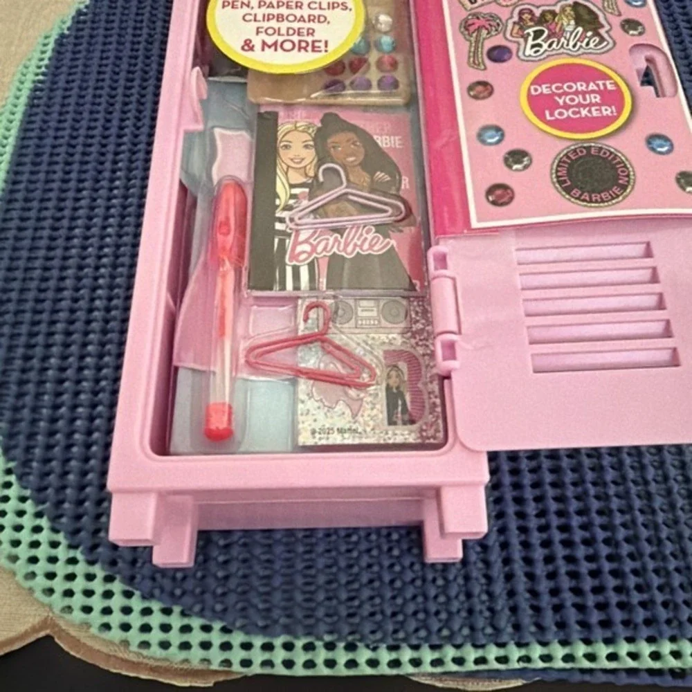 Barbie Design Activity Locker (Item #52906).‎ 715